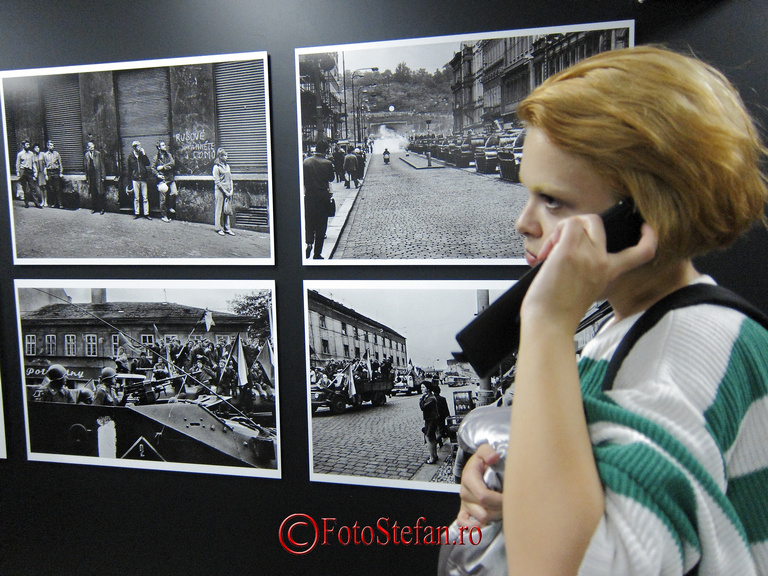 Expozitia fotografului ceh Josef Koudelka, ”Invazie 68 Praga”