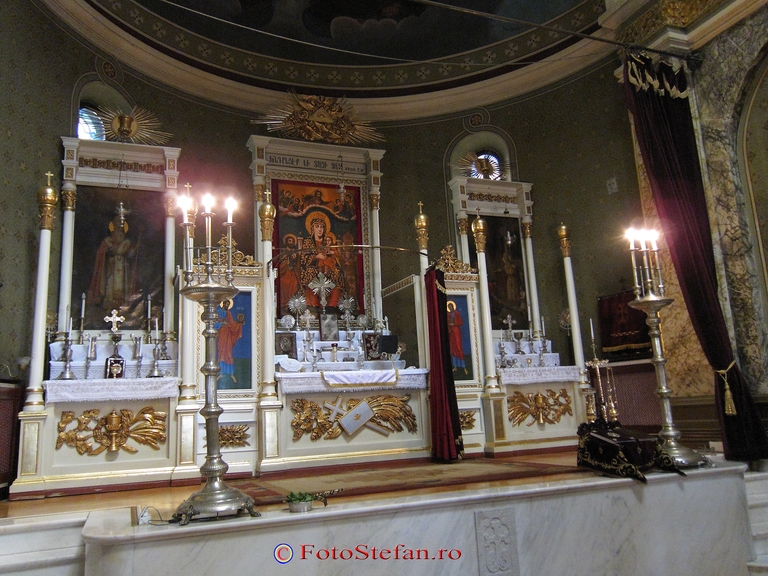 altar biserica armeneasca