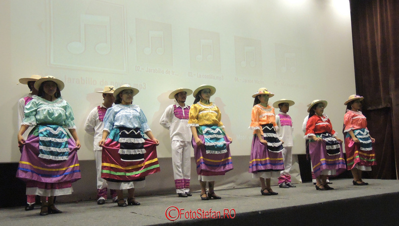 nsamblul folcloric „Yuhua” din Ocotlan de Morelos la mntr