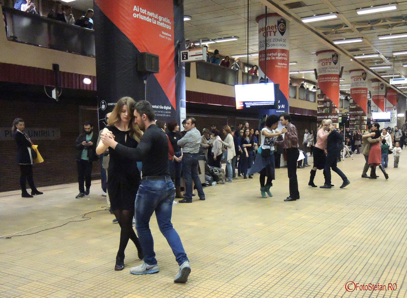poze tango flashmob metrou unirii 1 bucuresti