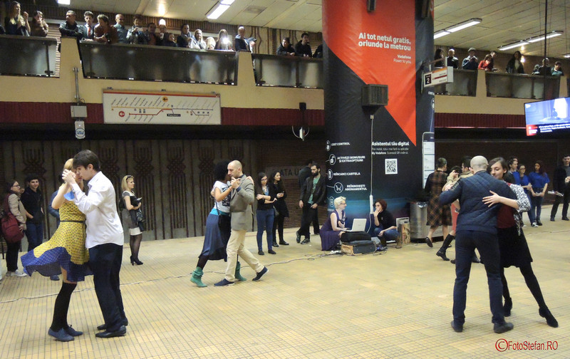 foto poze dansatori tango metrou unirii bucuresti