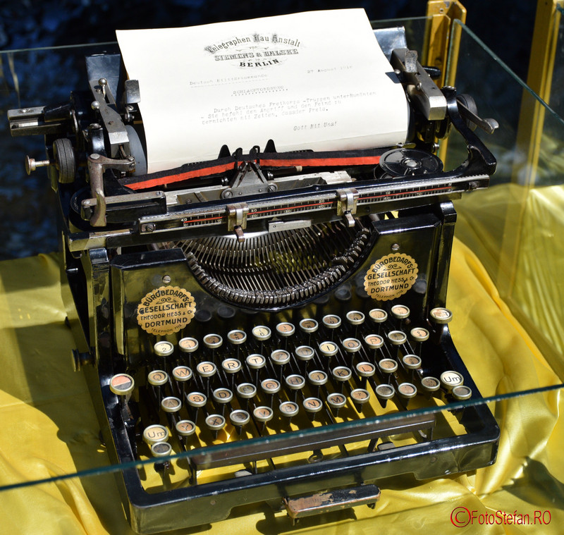 poza masina de scris mercedes muzeul militar bucuresti