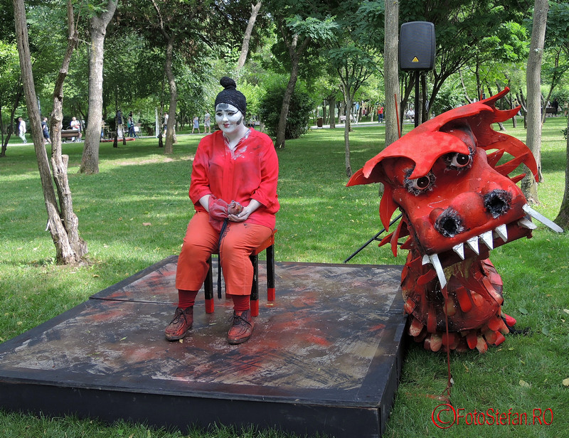 poza dragon Festivalul International de Statui Vivante #fisv2016 Bucuresti parcul Titan