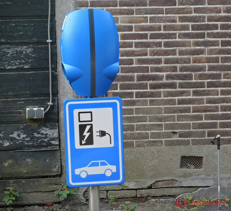 poza semn incarcare masina electrica olanda