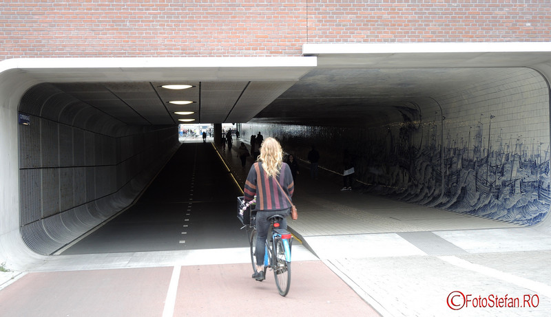poza tunelul pasajul Cuyperspassage Amsterdam Olanda