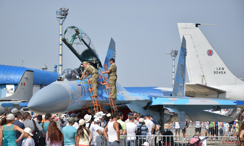 poza Suhoi Su-27 al Fortelor Aeriene Ucrainene  expozitia statica