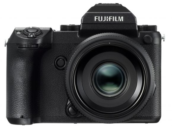 poza aparat foto mirrorless Fujifilm GFX 50S