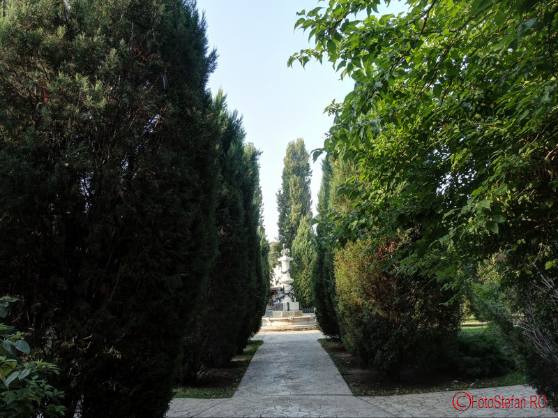 foto plimbare parcul Luigi Cazzavillan Bucuresti