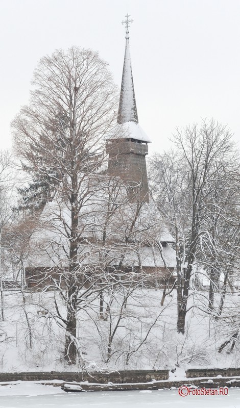 poza biserica lemn zapada iarna bucuresti ianuarie 2017
