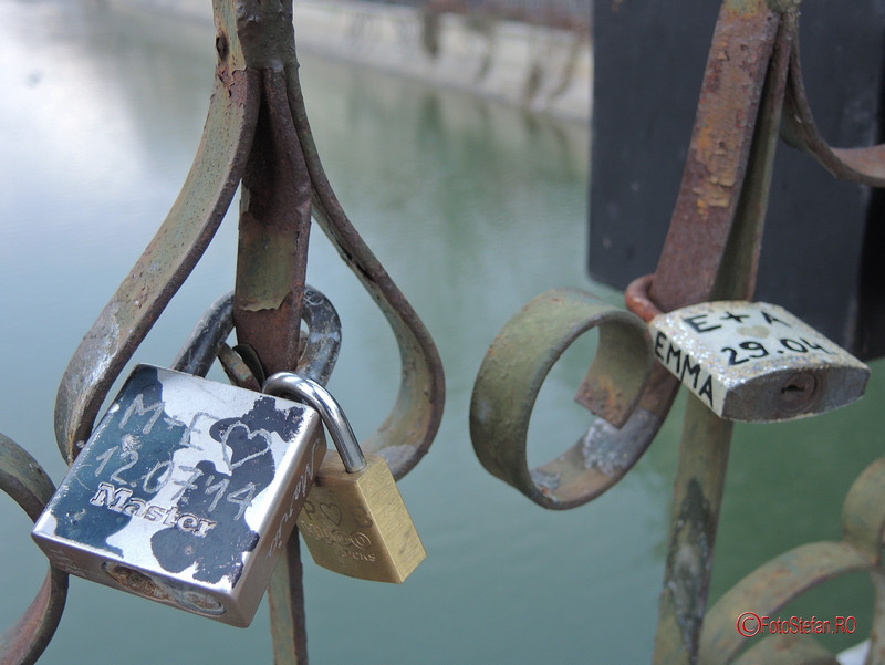 photos love locks bucharest romania
