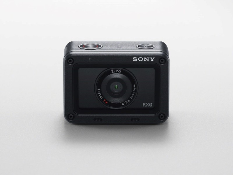 sony RX0 aparat foto compact rezistent apa