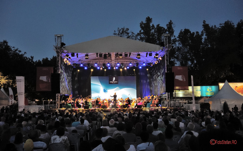 poze fotografii Piata Festivalului George Enescu muzica gratuit