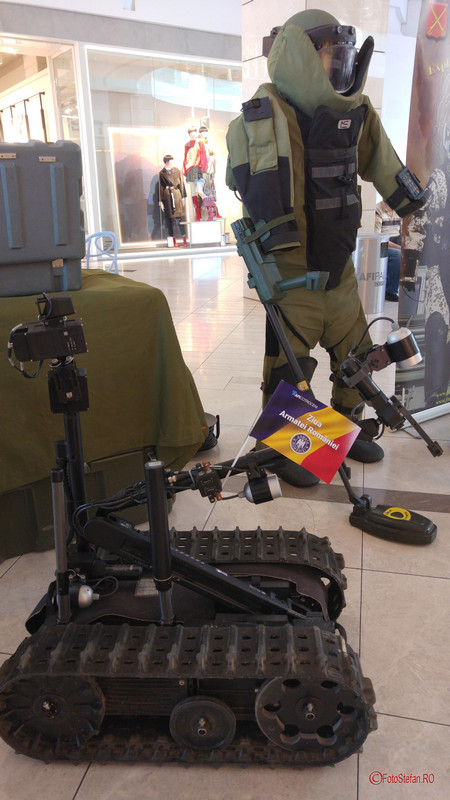 poza robot militara armata romaniei mall afi bucuresti