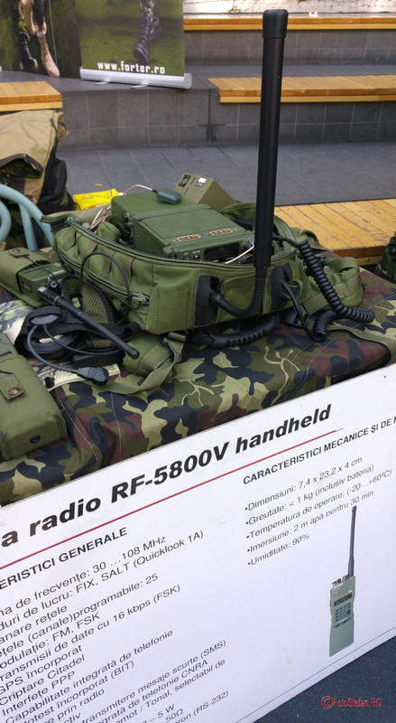 poza statie radio RF-5800V armata romaniei