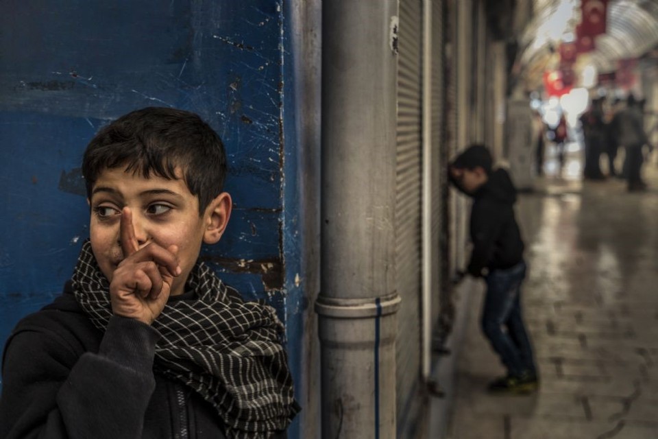 poza fotograf turc Pertev GÖKÇEK copii turci vata-ascunse-le-a