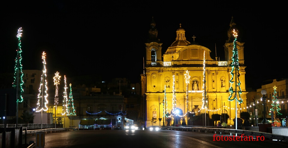 poza biserica decorata luminite Craciun 2017 Malta  photos church