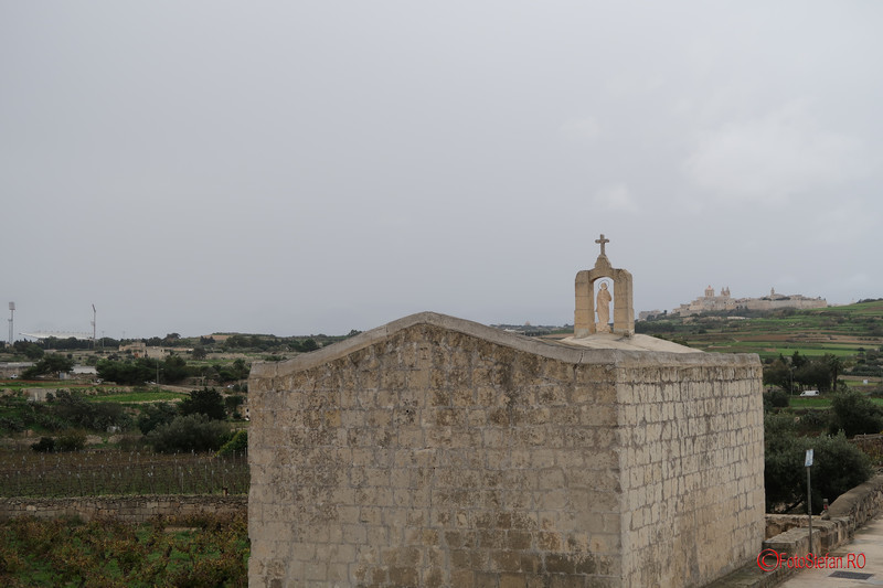 poza biserica malteza traseul nordic autobuz turistic