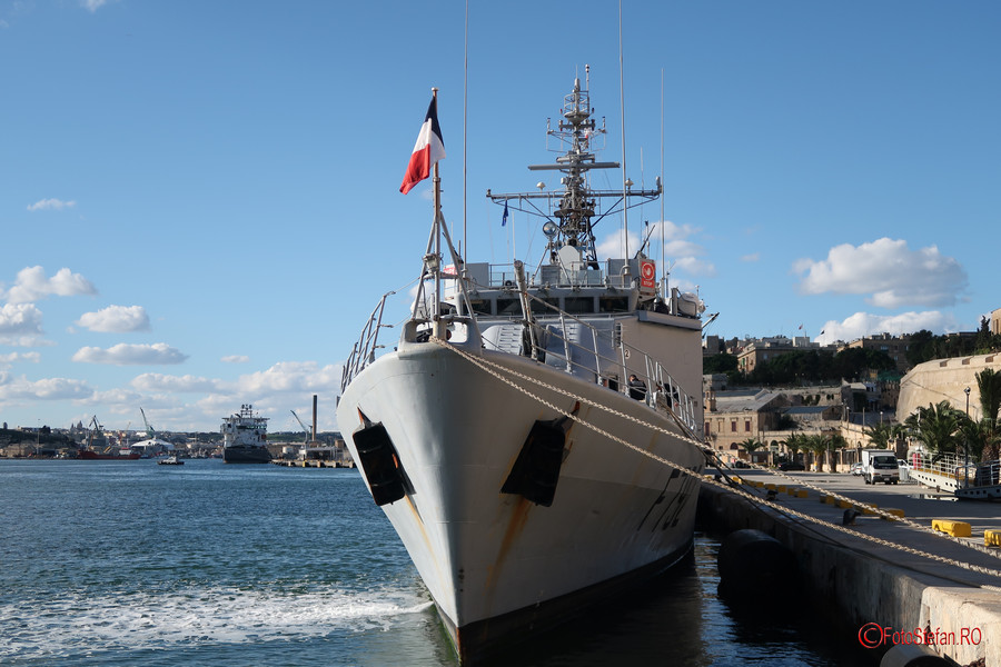 poza nava militara cheu Marele Port Valletta Malta