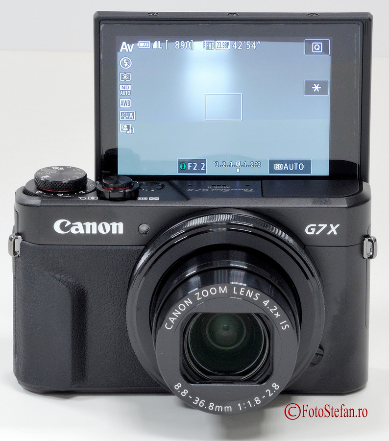 lcd selfie mode Canon PowerShot G7 X Mark II
