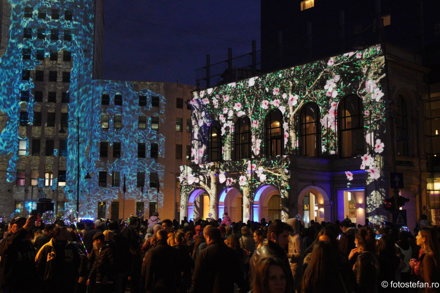 poze aglomeratie festivalul luminii spotlight calea victoriei bucuresti