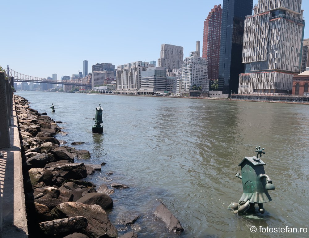 poze sculpturi Tom Otterness insula Roosevelt New York