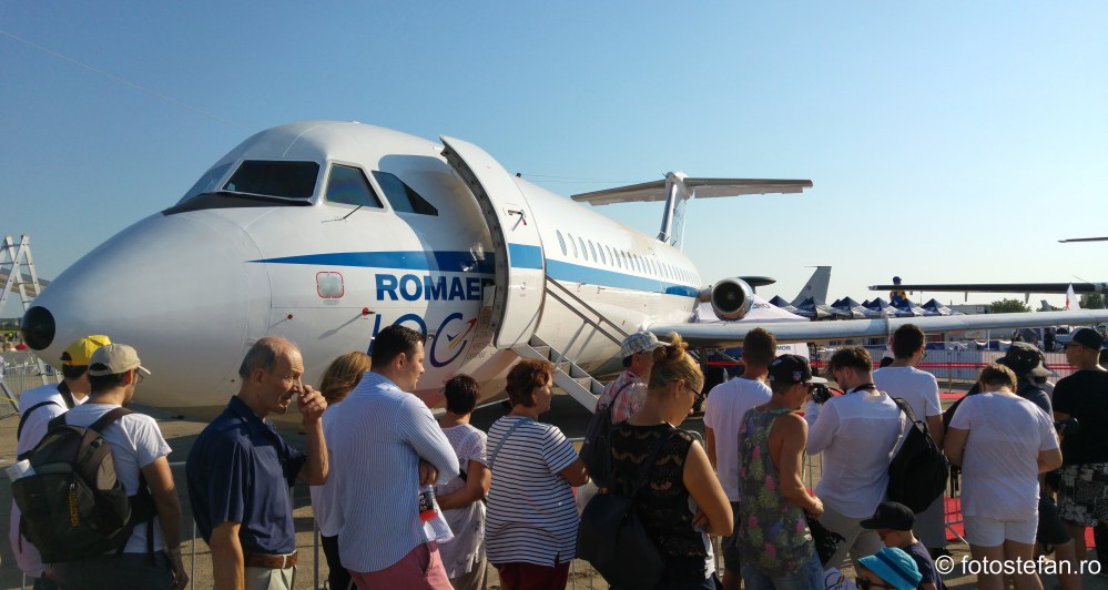 poza coada avion expozitie Bucharest International Air Show