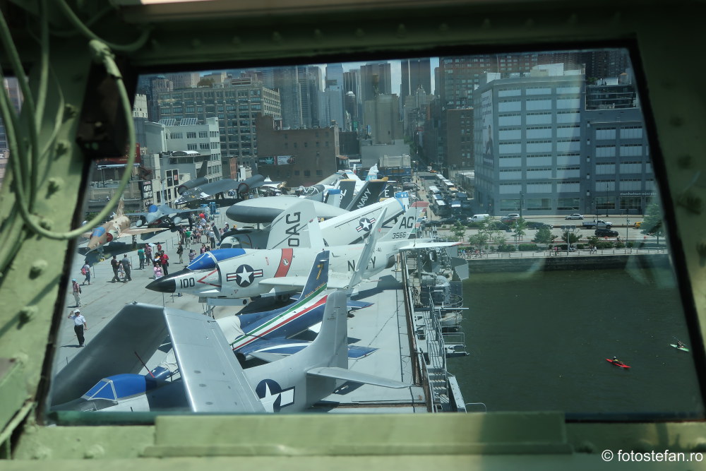 poza avioane militare portavion intrepid new york america