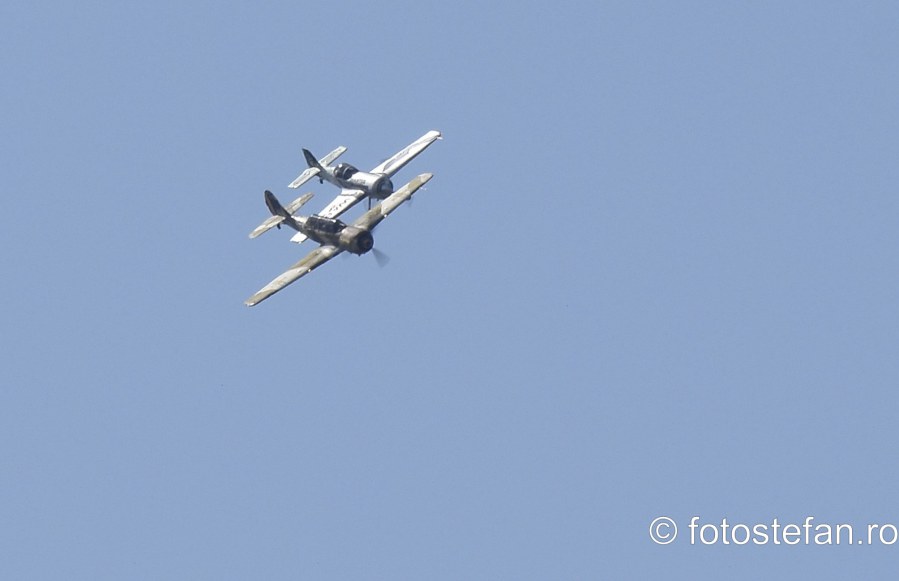 poze Iacarii Acrobati Jurgis Kairys avionul  Suhoi Su-31 bucuresti
