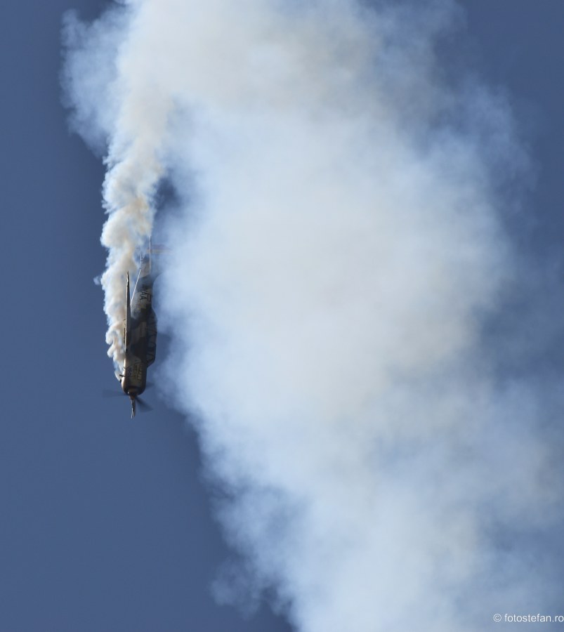 imagini Iacarii Acrobati Aeronautic Show 2019 bucuresti cer albastru