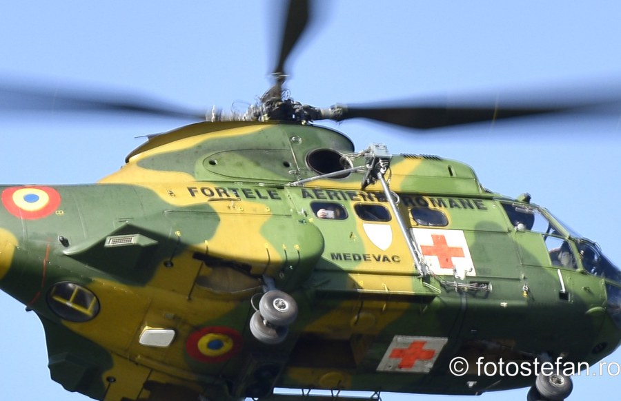 fotograf telefon mobil elicopter militar iar 330 puma lacul morii bucuresti