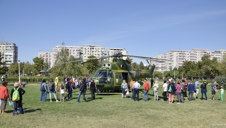 poza elicopter militar iar 330 puma parcul crangasi bucuresti