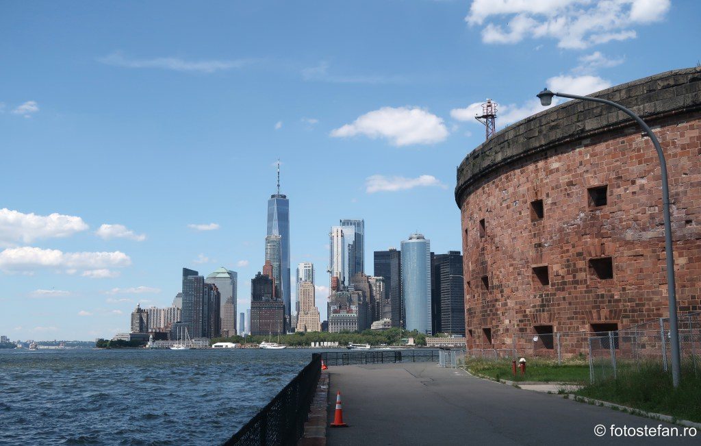Governors Island Castle Williams new york poze