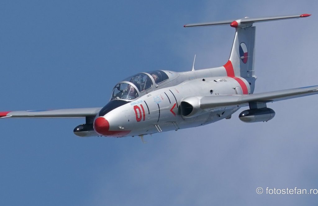 test zoom sony fe 200-600mm g oss air show airplane L29 Delfin