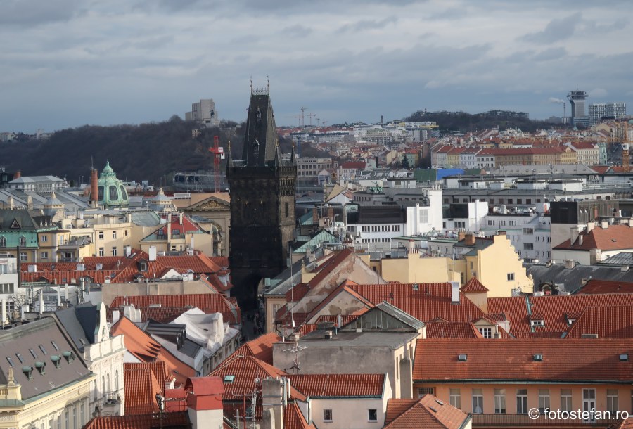 Praga vazuta de sus turnul pulberii fotografie turistica