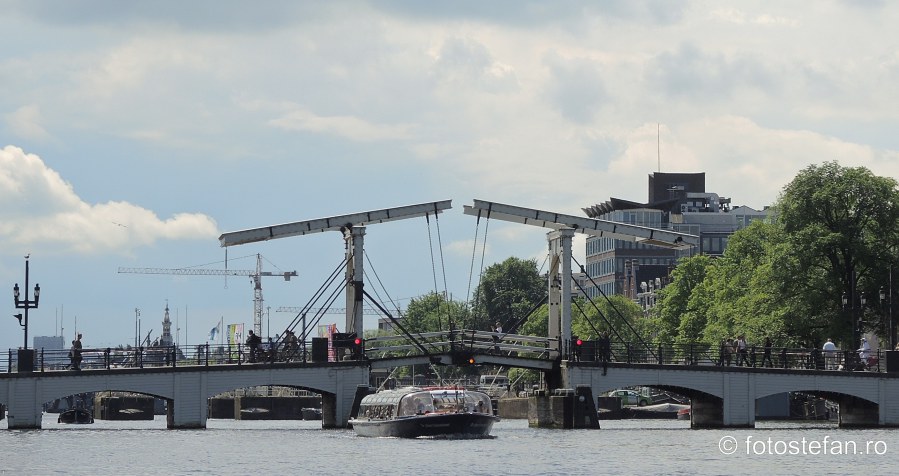 locuri de vizitat in amsterdam podul magere brug 