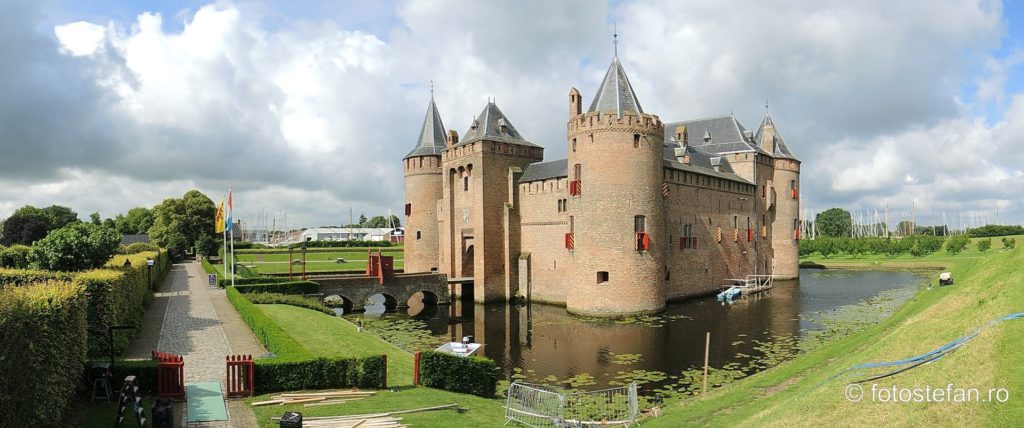 fotografie panoramica cetate medievalal olandeza muiden