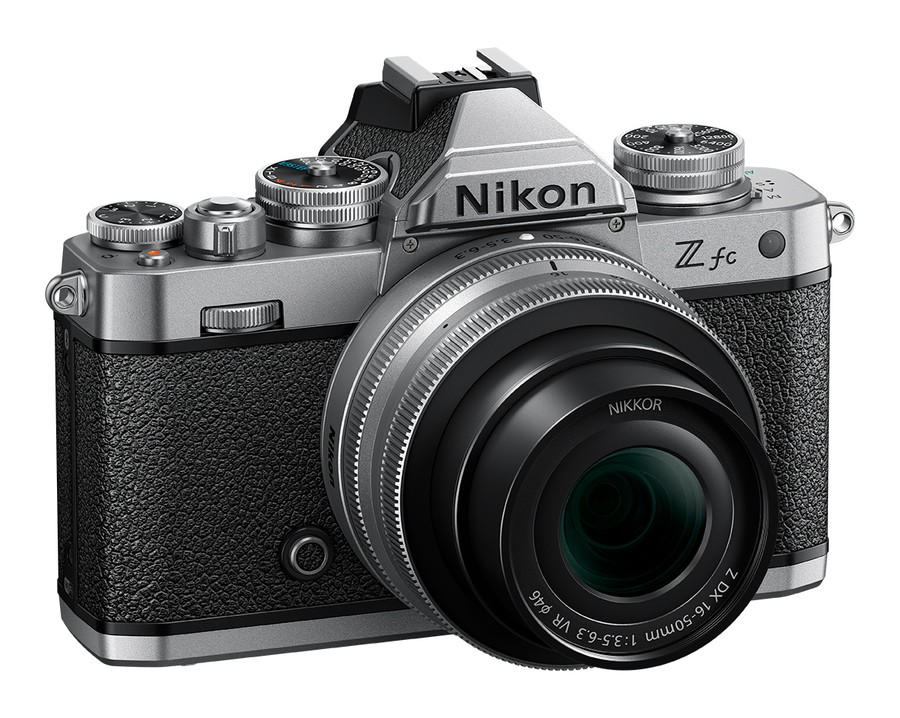 Nikon Z fc poza aparat foto mirrorless desing retro