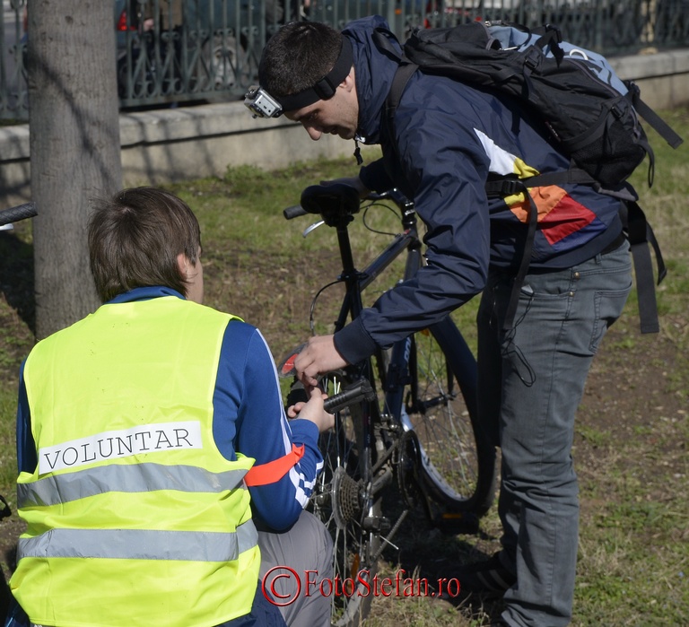 voluntar protestul biciclistilor