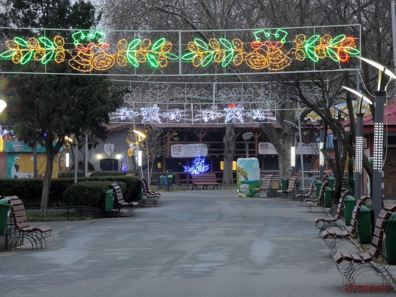 fotografii luminite de Craciun in parcul Oraselul Copiilor Bucuresti sector 4