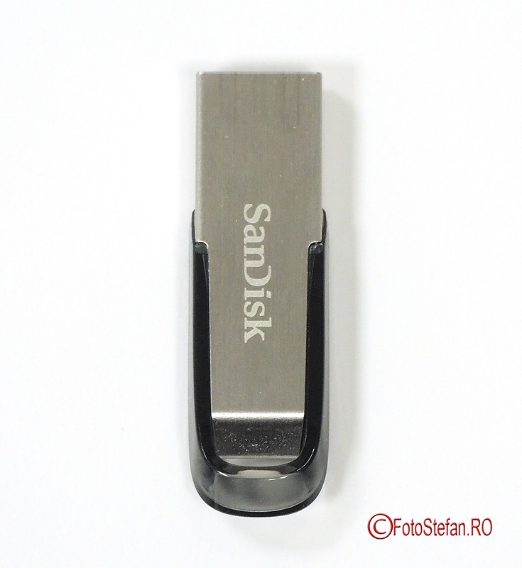 poza SanDisk Cruzer Ultra Flair 128GB memorie USB 3.0