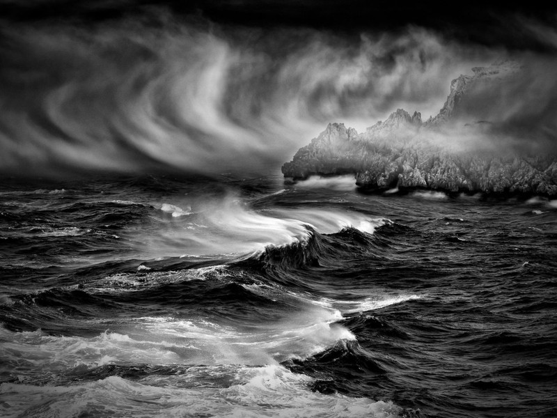 poza alb negru mare furtuna Olympus Global Open Photo Contest 2017-18