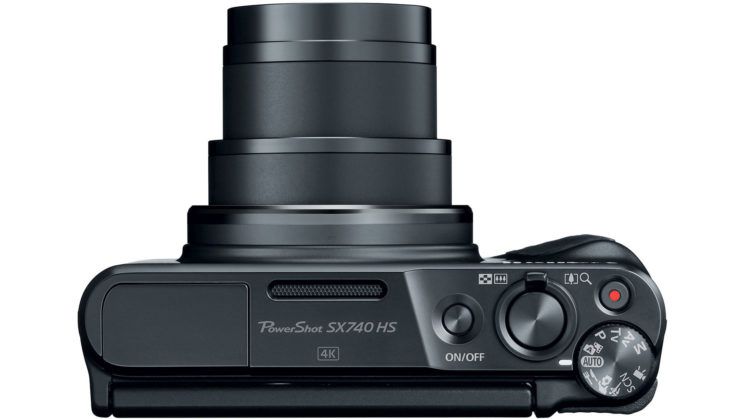 poza aparat foto compact zoom optic 40x Canon PowerShot SX740
