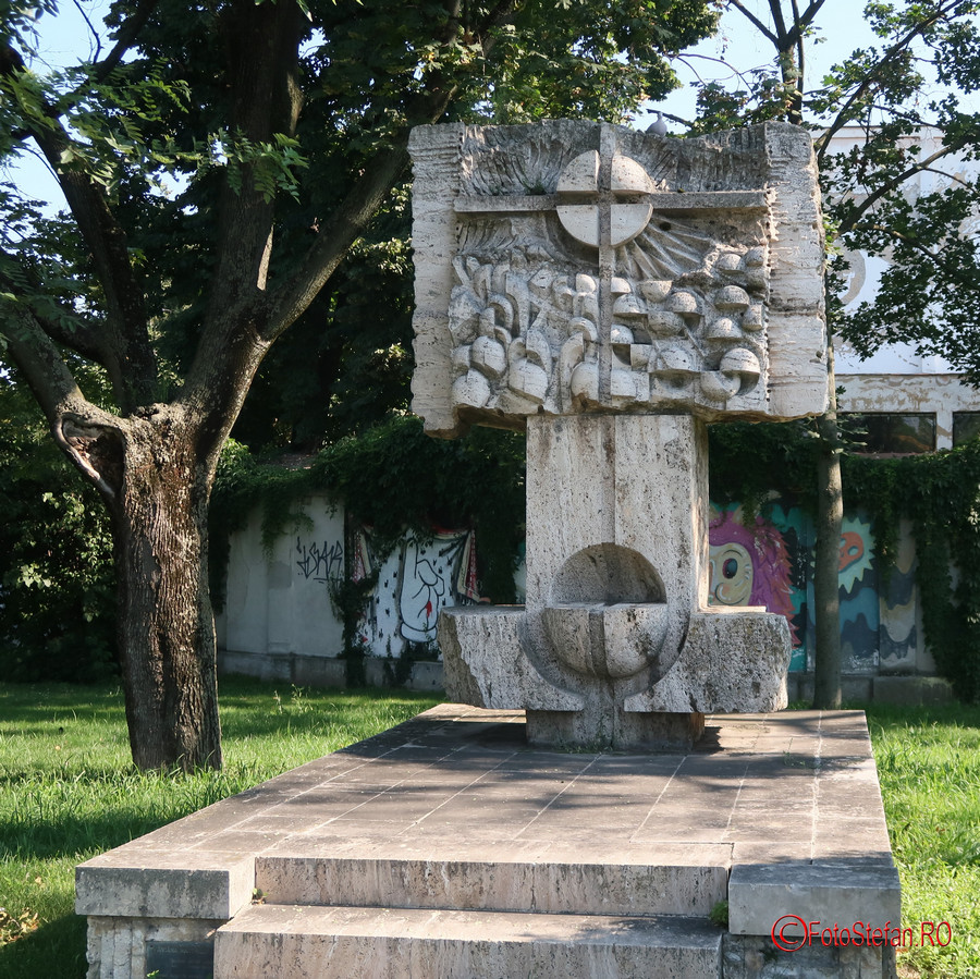 poza monument fantana martirilor Traseul Revolutiei Timisoara decembrie 1989
