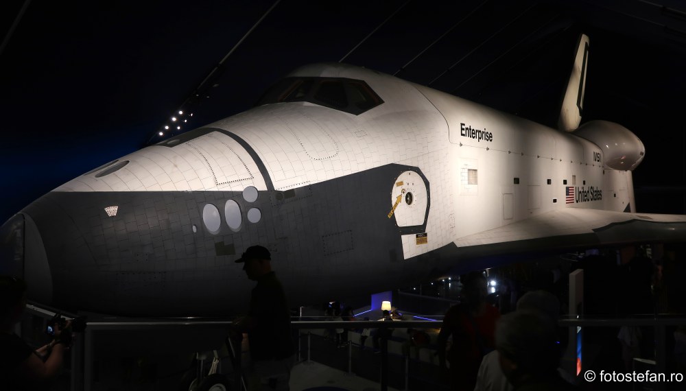 poza nava spatiala enterprise muzeu intrepid new york america