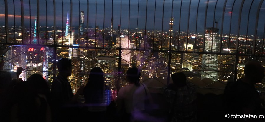 fotografie seara turisti etaj 86 Empire State Building