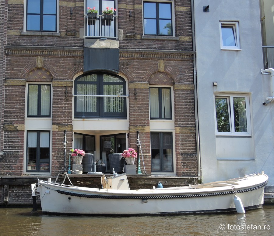 fotografie turistica barca casa amsterdam olanda