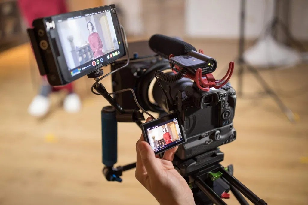 canon r5 mirrorless filmare video profesional