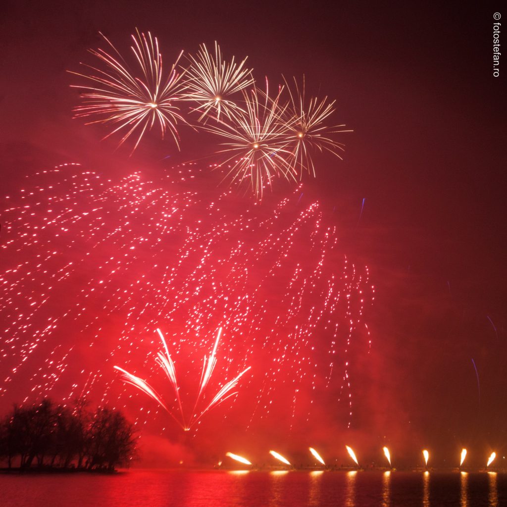 poza artificii revelion 2022 bucuresti parc titan lac ior