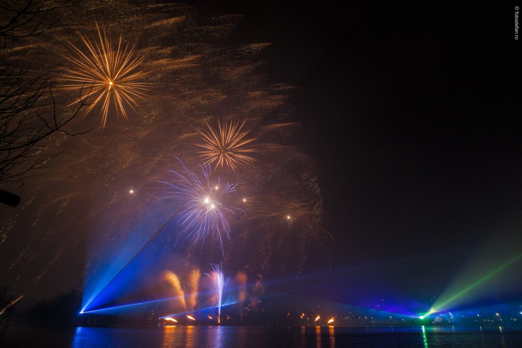 fotografii artificii revelion parcul titan lac ior bucuresti