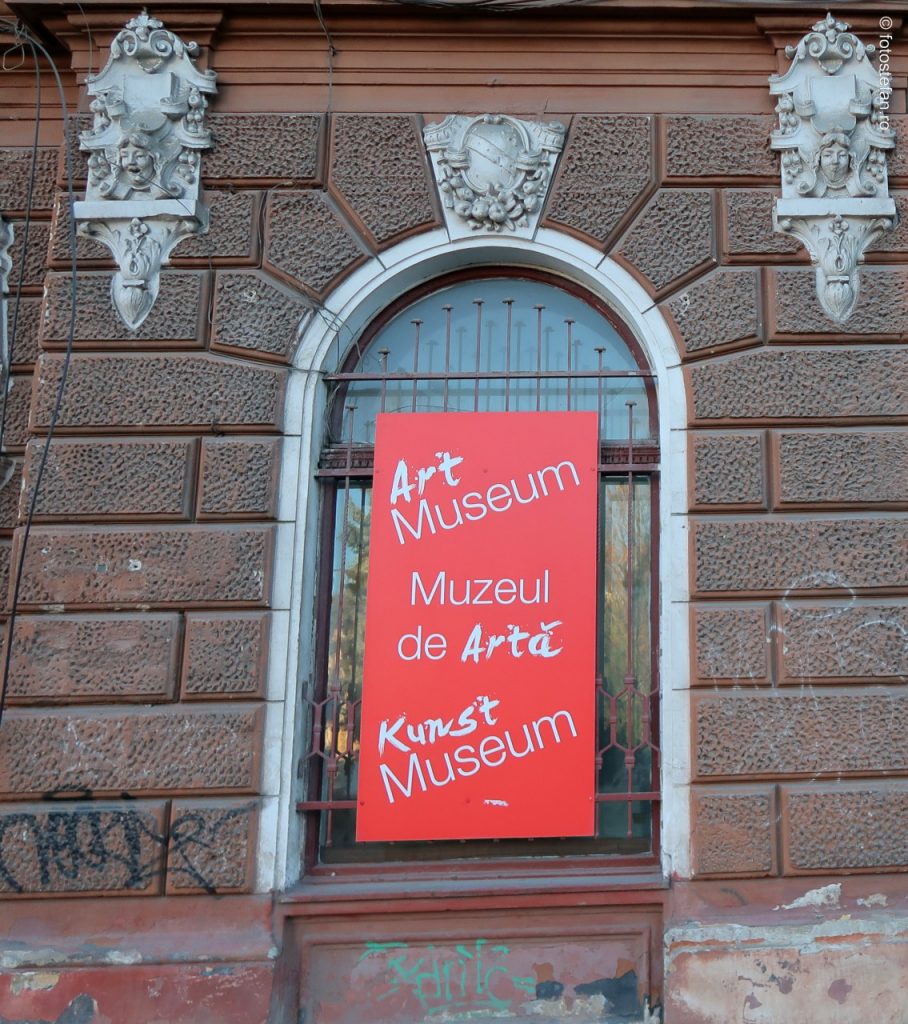 poza afis cladire Muzeul de Arta din Brasov
